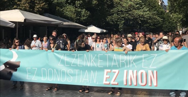 Manifestación antitaurina en San Sebastián este sábado. EH BILDU