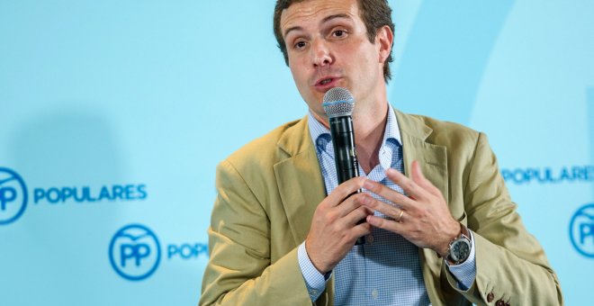 El líder del PP, Pablo Casado, interviene durante el acto con alcaldes y cargos electos del PP de La Rioja. EFE/Raquel Manzanares