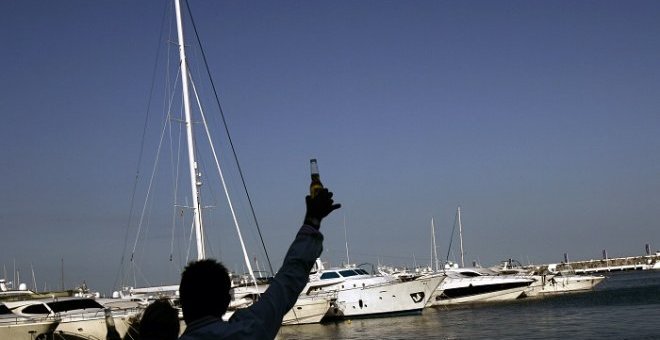 Yates amarrados en Puerto Banús, en la Costa del Sol. REUTERS