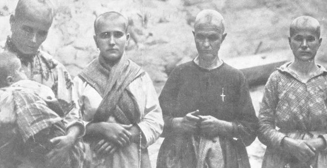 Mujeres rapadas en Oropesa (Toledo).