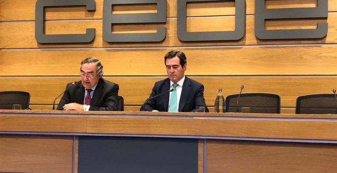 El presidente de CEOE, Joan Rosell (i.), y el de Cepyme, Antonio Garamendi (d.), en una reunión de la patronal. E.P.