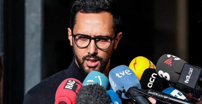 17/09/2018.- El rapero español Josep Miquel Arenas, conocido como Valtònyc, se dirige a los medios tras la sentencia de su juicio en los juzgados de Gante (Bélgica), hoy, 17 de septiembre de 2018. El juez belga rechazó hoy la euroorden de extradición de