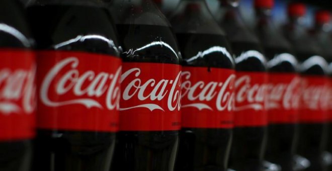 Botellas de Coca-cola en una imagen de archivo. / REUTERS - MIKE BLAKE