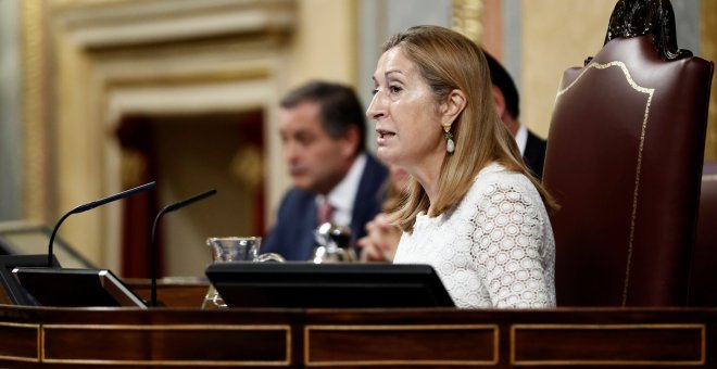 La presidenta del Congreso de los Diputados, Ana Pastor, durante la sesión de control al Gobierno. EFE/Mariscal