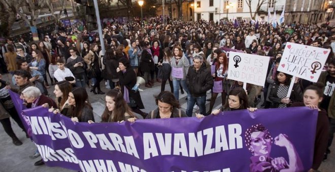 Manifestación por el 8-M en Santiago de Compostela. EFE