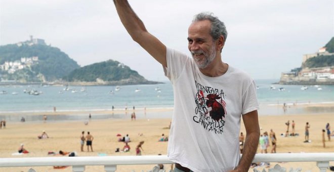 El actor Willy Toledo posa a su llegada al Festival Internacional de Cine de San Sebastián. - EFE