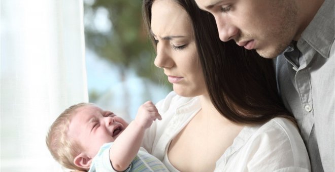 El Constitucional no ve discriminatorio que el permiso de paternidad sea inferior al de maternidad. ISTOCL/Archivo