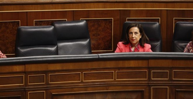 La ministra de Defensa, Margarita Robles, en la sesión de control al Gobierno en el Congreso. / EUROPA PRESS - EDUARDO PARRA