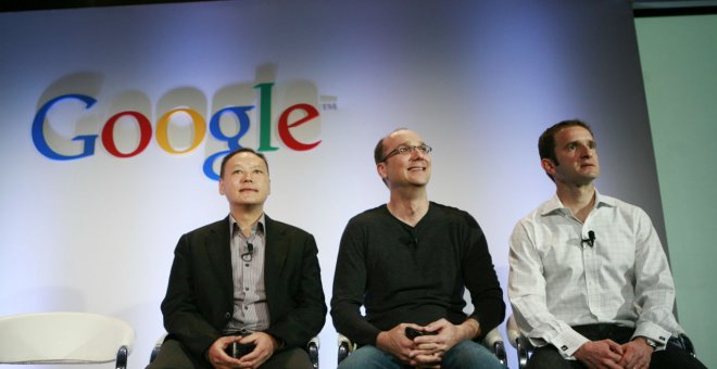 El creador de Android, Andy Rubin (centro), en una imagen de archivo. REUTERS