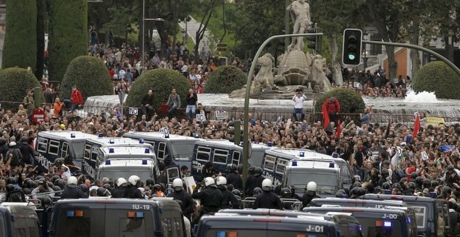 Dispositivo policial preparado para una de las convocatorias 'Rodea el Congreso'. | EFE