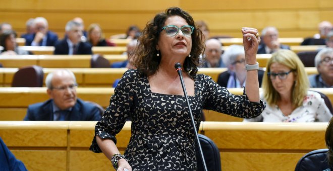 La ministra de Hacienda, María Jesús Montero, durante su intervención en la sesión de control en el pleno del Senado. EFE/ Fernando Villar