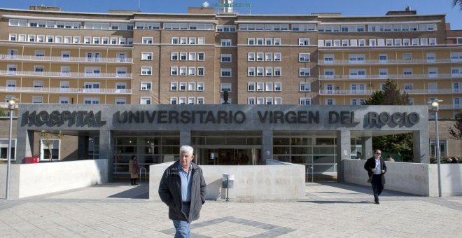 El hospital Universitario Virgen del Rocío, donde actualmente sigue ingresado el menor que recibió una paliza con un bate de béisbol | EFE