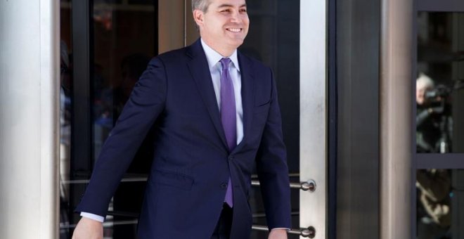 16/11/2018.- El periodista de la CNN, Jim Acosta, a su salida de la Corte Suprema de las Estados Unidos, en Washington, Estados Unidos, hoy, 16 de noviembre de 2018. Un juez de EE.UU. ordenó hoy a la Casa Blanca que devuelva la acreditación al periodista