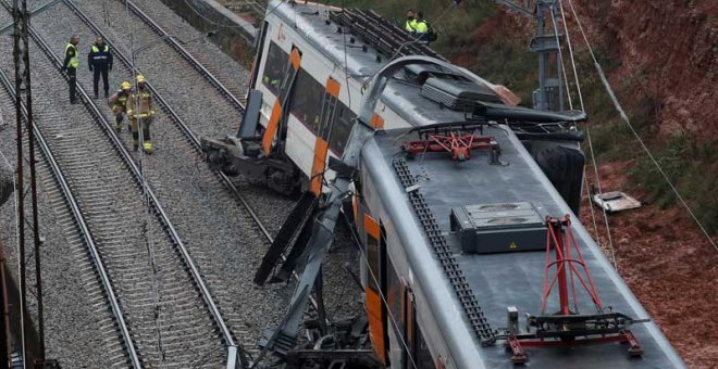 Vista del descarrilamiento del tren de cercanías en Vacarisses (Barcelona). (ALBERT GEA | EFE)