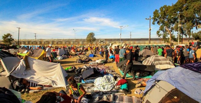 Integrantes de la caravana migrante en la ciudad de Tijuana, en Baja California (México). - EFE