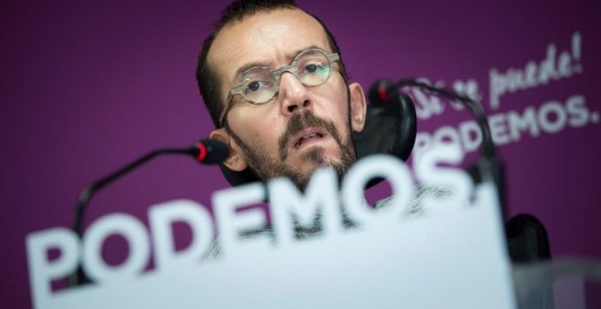 19/11/2018.- La coportavoz de Podemos, Noelia Vera, y el secretario de Organización del partido, Pablo Echenique, durante la rueda de prensa ofrecida al término de la reunión del Consejo de Coordinación. EFE/Luca Piergiovanni