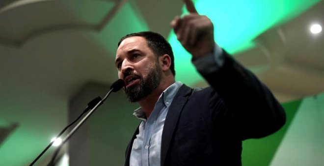 20/11/2018.- El presidente de Vox, Santiago Abascal, durante el mitin celebrado esta noche en Córdoba con motivo de las elecciones andaluzas ante más de medio millar de simpatizantes. EFE/Rafa Alcaide