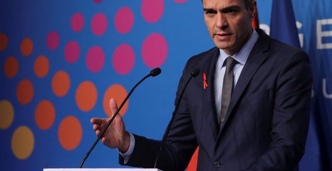 El presidente del gobierno español, Pedro Sánchez, comparece en rueda de prensa durante la cumbre de líderes del G20 hoy, en Buenos Aires (Argentina).- EFE