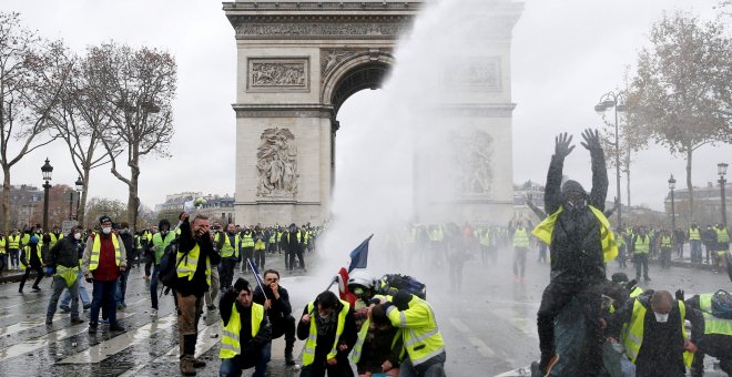 Manifestantes de los 'chalecos amarillos' en Francia - REUTERS/Stephane Mahe