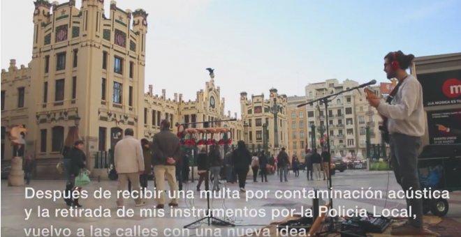 Borja Catanesi, en las calles de València.