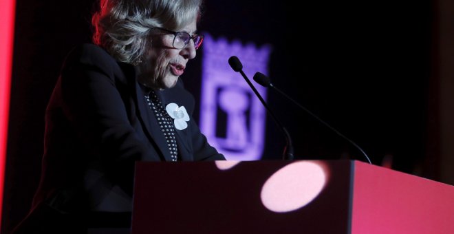 La alcaldesa de Madrid, Manuela Carmena, durante el acto de presentación de la nueva guía de Madrid, 'Save the date'. EFE/Zipi