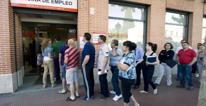 Imagen de archivo de una oficina de Empleo. EFE/Fernando Villar