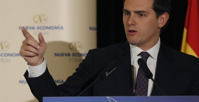 El líder de Ciudadanos, Albert Rivera, durante su discurso en un desayuno informativo para informar de los retos de su partido. EFE/Ballesteros