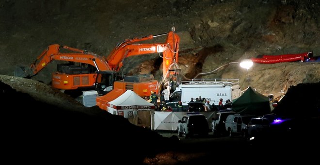 Los equipos de rescate, mineros de la Brigada de Salvamento Minero de Hunosa, Bomberos y Guardia Civil, encuentran sin vida el cuerpo de Julen. EFE/Daniel Pérez