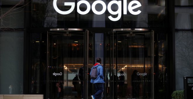 Entrada de una de las oficinas de Google - Reuters/Hannah McKay