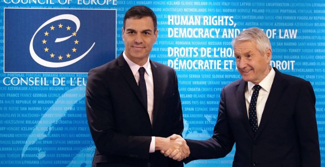 Pedro Sánchez, junto al secretario general del Consejo de Europa, Thorbjorn Jagland, este jueves.