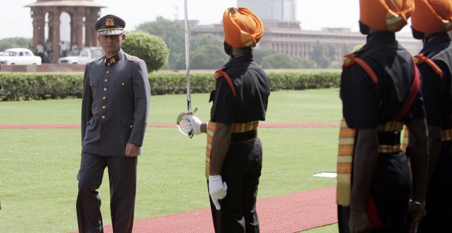 El exgeneral del Ejército chileno Juan Emilio Cheyre durante una visita a Nueva Delhi en 2005. / AFP - PRAKASH SINGH