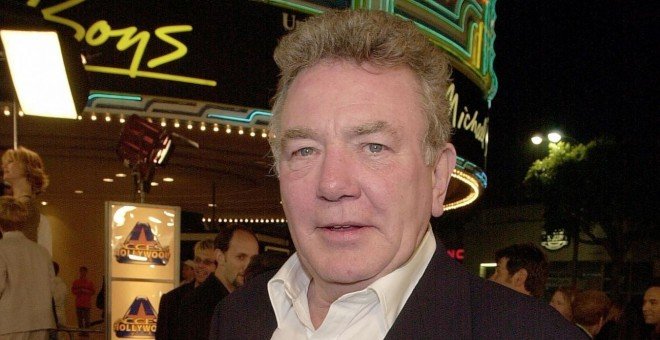 El actor británico Albert Finney durante la premiere de la película 'Erin Brockovich' en Los Ángeles (Estados Unidos). / AFP - LUCY NICHOLSON