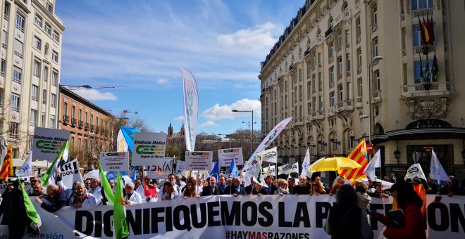 Sanitarios de toda España se manifiestan para reivindicar la dignidad de la profesión. Rocío Méndez Naharro