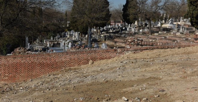 Lugar en el que se encuentra el osario con miles de restos humanos y que aparecieron tras un arrastre de tierras provocado por las lluvias.- FERNANDO SÁNCHEZ