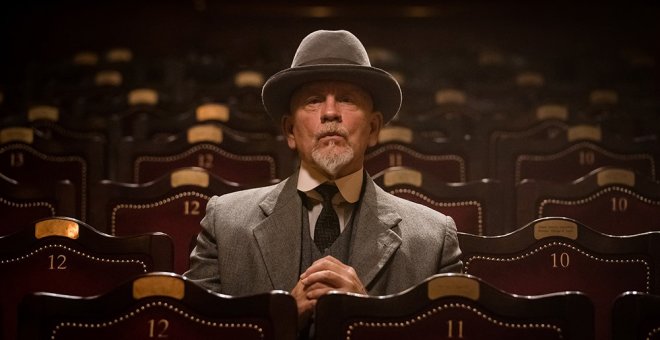 John Malkovich, en 'Agatha Christie: El misterio de la guía de ferrocarriles'. | Movistar