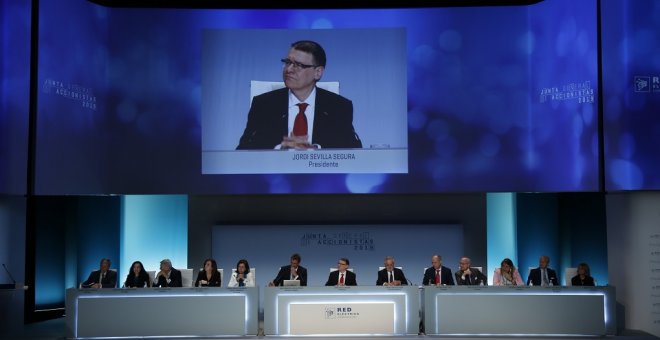 El presidente del Grupo Red Eléctrica, Jordi Sevilla, durante la junta de accionistas.