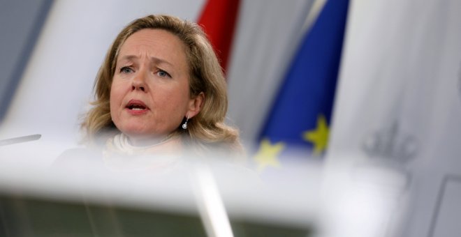 La ministra de Economía, Nadia Calviño, en una rueda de prensa en el Palacio de la Moncloa tras la reunión del Consejo de Ministros. REUTERS/Susana Vera