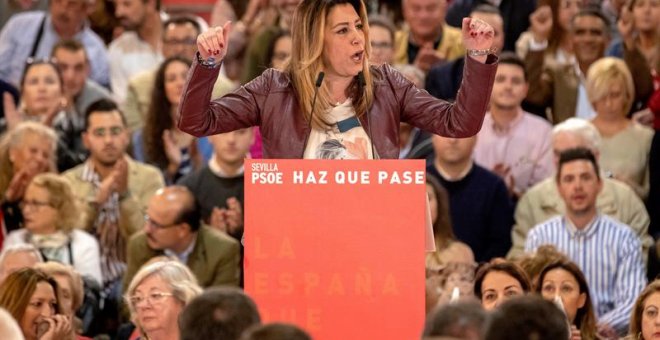 La líder de los socialistas andaluces, Susana Díaz, durante su intervención en el acto electoral que su partido celebra hoy en Sevilla junto al presidente del Gobierno y secretario general del PSOE, Pedro Sánchez. EFE/Julio Muñoz