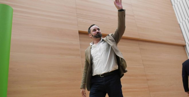 09/04/2019 - El líder de Vox, Santiago Abascal (c), participa en un acto del partido celebrado este martes en Córdoba. EFE /Rafa Alcaide