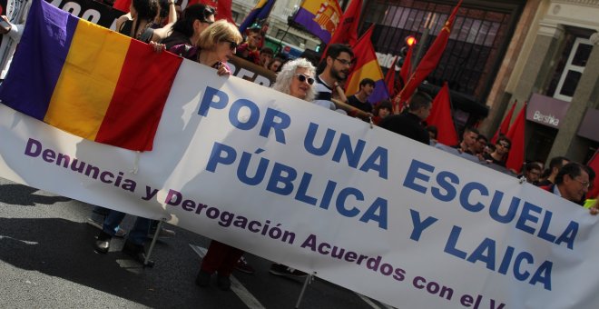 Imagen de la manifestación conmemorativa de la II República. 14/04/2019. PAOLA ARAGÓN