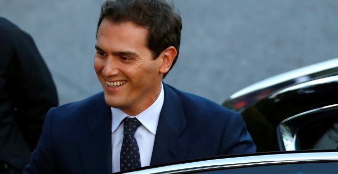 El líder de Ciudadanos, Albert Rivera, a su llegada a las instalaciones de Atresmedia para participar en el segundo debate electoral a cuatro. REUTERS/Juan Medina