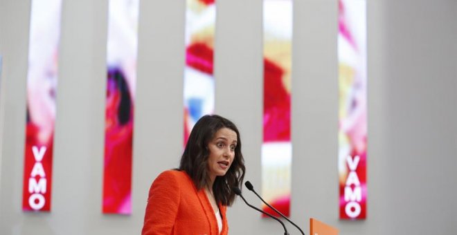 La portavoz de Ciudadanos, Inés Arrimadas, durante la rueda de prensa tras la reunión de la Ejecutiva