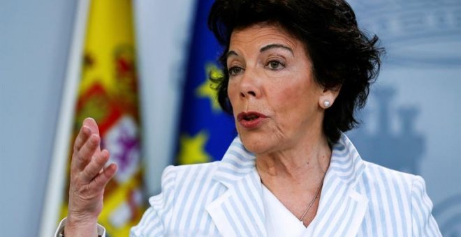 30/04/2019.- La ministra de Educación y portavoz del Gobierno, Isabel Celaá, durante la rueda de prensa posterior al consejo ministros, este martes en el palacio de la Moncloa de Madrid. EFE/Emilio Naranjo  Crédito: EFE