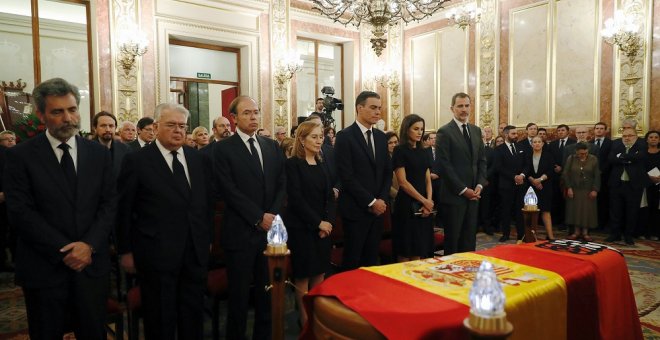 10/05/2019.- Capilla ardiente del exvicepresidente del Gobierno Alfredo Pérez Rubalcaba, fallecido a medio día de este viernes como consecuencia de un ictus que sufrió hace dos días. EFE/JP Gandul