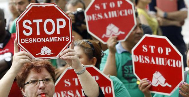 Una manifestación contra el desahucio de familias por impagos de hipotecas | EFE/ Archivo