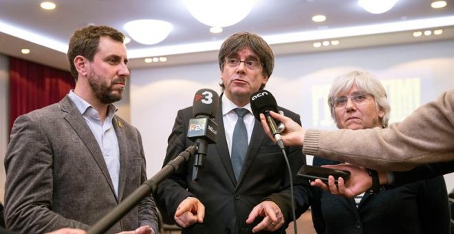 17/05/2019.- El expresidente catalán Carles Puigdemont atiende a los medios tras participar en un mitin de apoyo a su candidatura a las elecciones europeas que tuvo lugar ayer, jueves 16 de mayo, en Berlín. EFE/Omer Messinger  Crédito: EFE