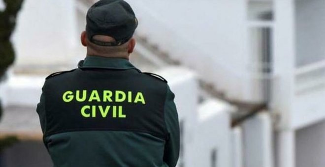 Un agente de la Guardia Civil. EFE