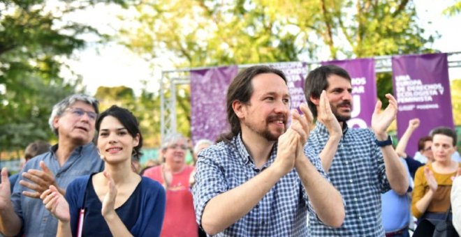 Pablo Iglesias e Isabel Serra durante el mitin central de campaña de las elecciones europeas / Podemos