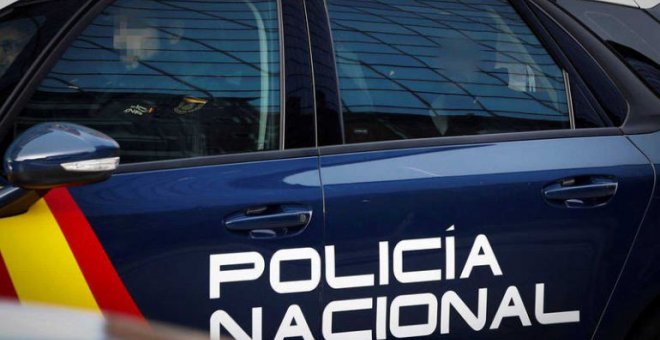 Un vehículo de la Policía Nacional. EFE