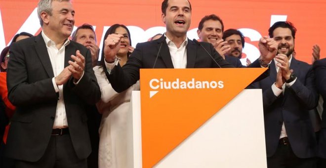 El candidato de Ciudadanos a la Comunicad de Madrid, Ignacio Aguado, durante su comparecencia en la sede del partido para valorar los resultados de las elecciones municipales, autonómicas y europeas. /EFE